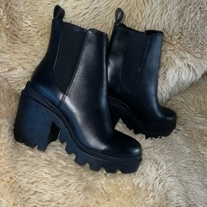 Brand New Steve Madden Black Booties